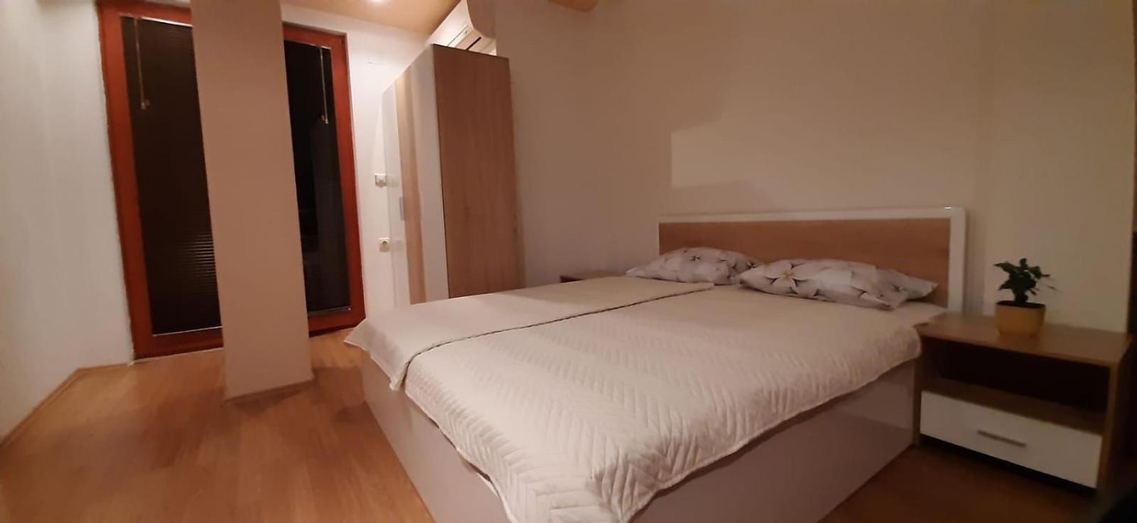 Apartment Riki 3 Near Bus Station