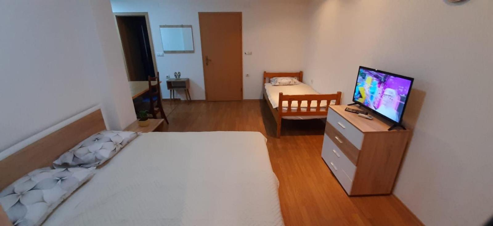Riki 3 Near Bus Station Apartment